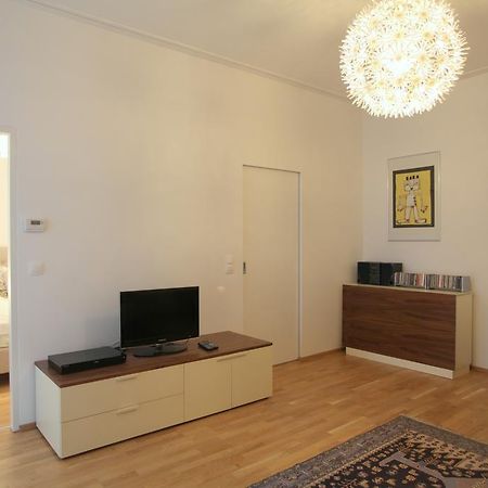Moderne Stadtwohnung Mit Balkon Viena Habitación foto