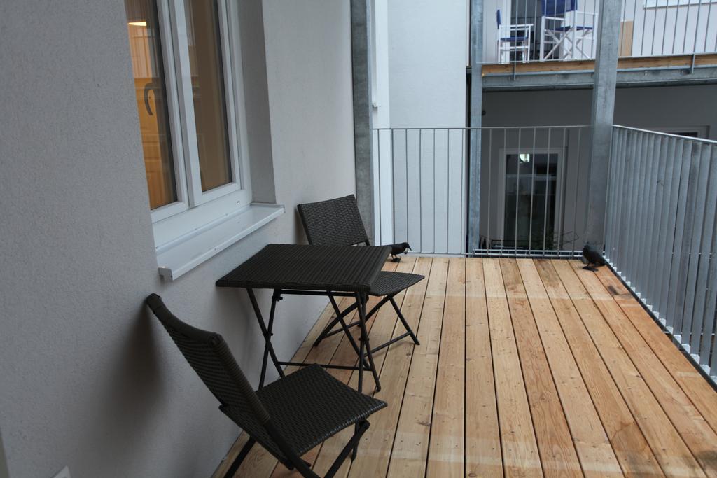 Moderne Stadtwohnung Mit Balkon Viena Habitación foto